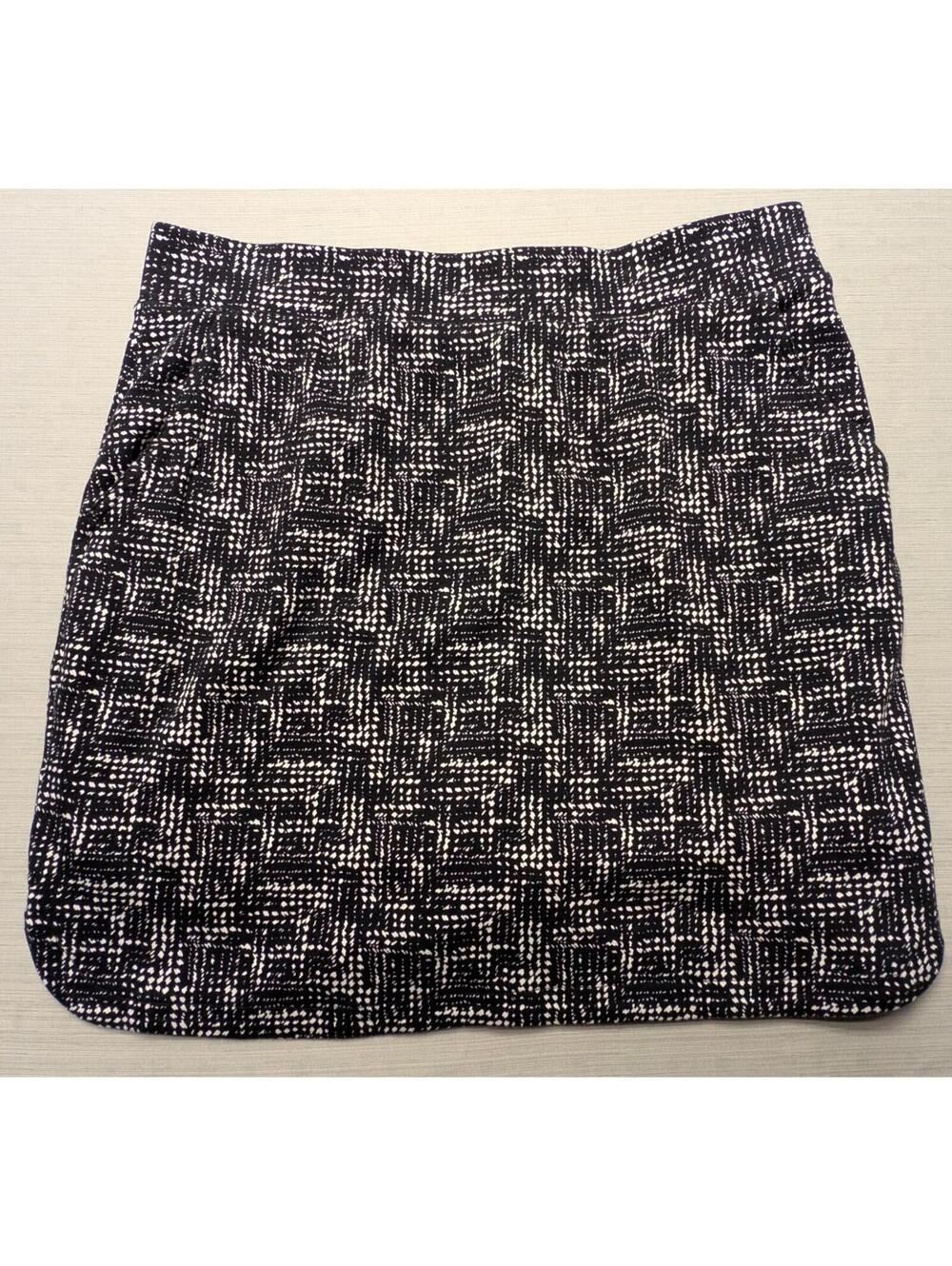 Women’s Croft & Barrow Stretchy Black White Skort Pockets Size Medium